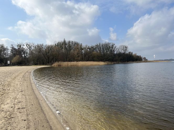 Kąpielisko i Jezioro Dąbie