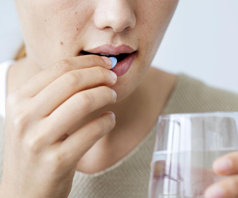 Pacjent nie mógł chodzić, pacjentka dostała udaru. To skutki uboczne znanego antybiotyku 