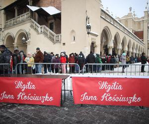 Wigilia dla bezdomnych na Rynku Głównym w Krakowie. Tradycja trwa już 26 lat! 