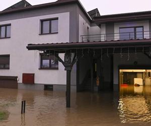 Czechowice Dziedzice. Ewakuacja mieszkańców z zalanych terenów