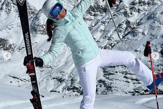 Kinga Rusin jeszcze niedawno była cała połamana, a dziś szaleje na stoku.