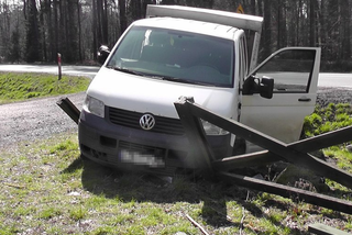 3 promile, 2 zakazy, 1 cofnięty licznik. Pijany kierowca spowodował wypadek