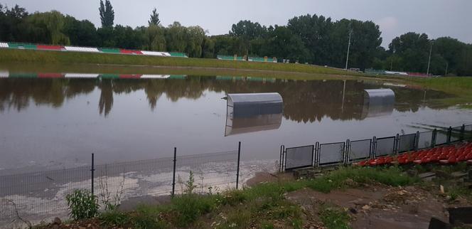 Krajobraz po burzach i ulewach na Śląsku i w Zagłębiu. Zalało ulice Czeladzi, Bytomia, Rudy Śląskiej [ZDJĘCIA,WIDEO]