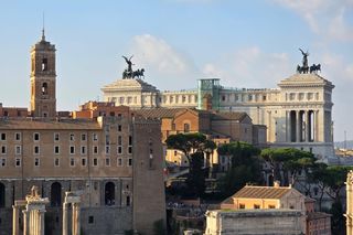 To miasto Siedmiu Wzgórz. Z lotniska w Rzeszowie dolecisz tam w niecałe trzy godziny