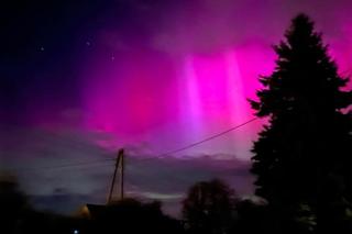 Zorza polarna nad Dolnym Śląskiem. Fantastyczny spektakl na niebie [ZDJĘCIA]