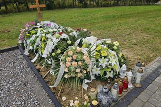 Policjant zginął od strzału w głowę. grób Roberta [GALERIA]