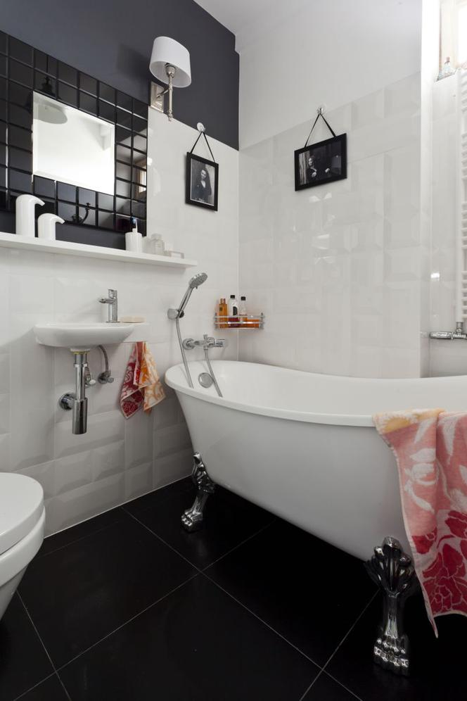 Łazienka w stylu NEO-Glamour: czerń, biel i... żaba