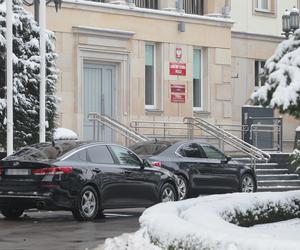 Pocisk z granatnika rozsadził strop budynku Komendy Głównej Policji. Komendant trafił do szpitala. Czasowo stracił słuch