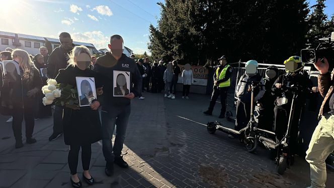 "Na takie rzeczy nie ma słów". Mieszkańcy Mławy przeszli w marszu ku pamięci zamordowanej Mai