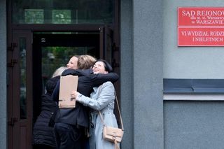 M jak miłość odc. 1842. Kacper (Bartosz Ziewiec), Magda (Anna Mucha), Kinga (Katarzyna Cichopek)