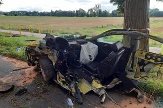 Śmiertelny wypadek pod Świebodzinem. Auto 37- i 32-latka zostało rozerwane na strzępy [ZDJĘCIA].