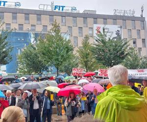 Żółta kartka od mieszkańców i wierszyk dla Marcina Krupy, prezydenta Katowic. Na Młyńskiej 4 dwór przepastny zbudowałeś