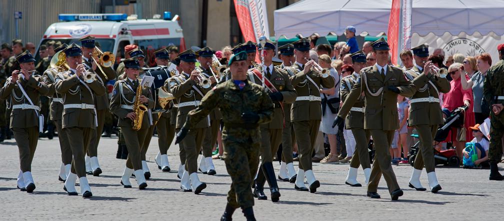 3 MAJA: Biało-czerwone flagi i polonez. Tak świętował Lublin