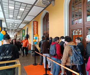 Popeyes na Dworcu Głównym we Wrocławiu otwarty! Spora kolejka, muzyka na żywo i darmowy kurczak