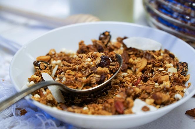 granola w misce