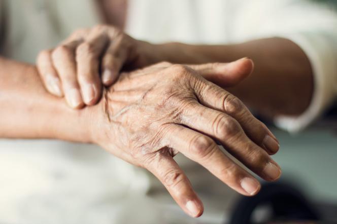 Jak złagodzić bóle w stawach u osób starszych?