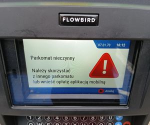 W Bydgoszczy są już nowe parkomaty, ale nie działają. Kierowcy czekają, bo mają dość szukania drobnych