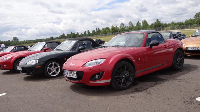 Mazda MX-5 - zlot 2014 fanów w Polsce na torze Jastrząb