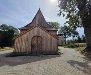 Zabytkowy kościół w Domaradzu.