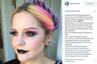 makijaż, tęczowe brwi, kolorowe brwi