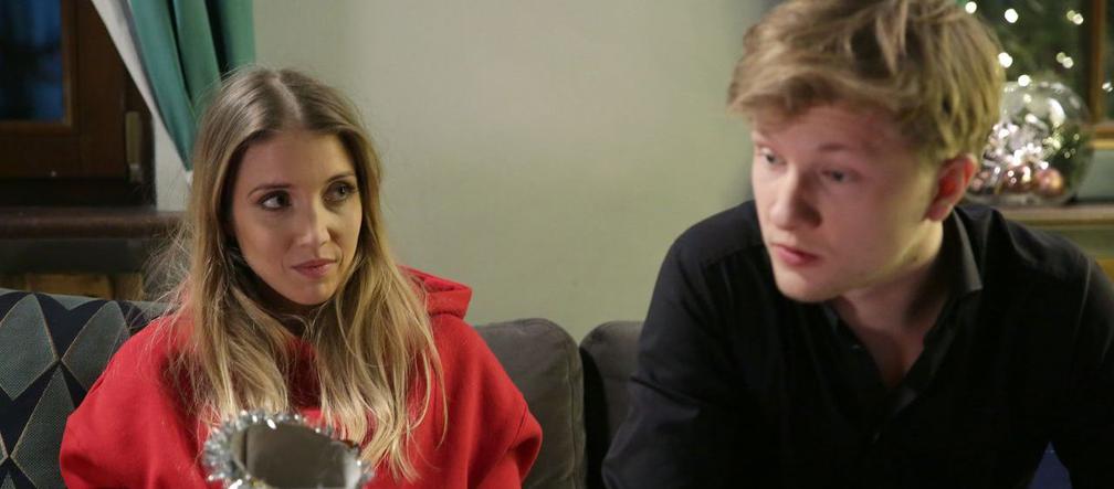 	M jak miłość, odc. 1512. Łukasz (Jakub Józefowicz), Aga (Ina Sobala)