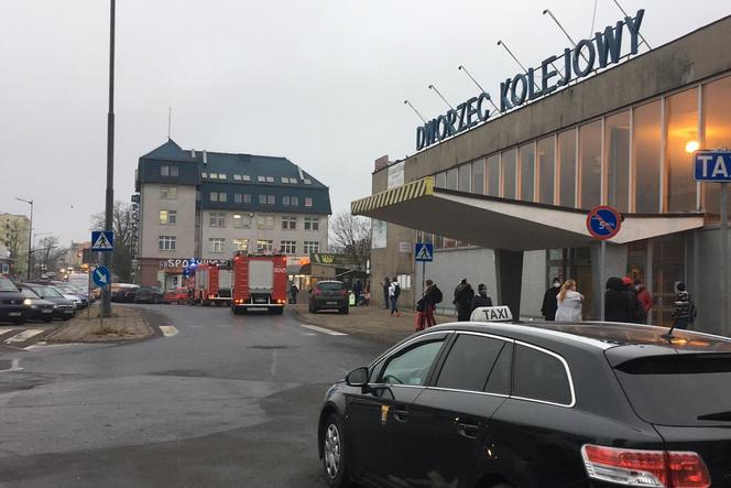Alarm bombowy w Olsztynie - Dworzec Główny