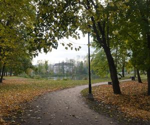 Park Lubomirskich w Białymstoku jesienią 