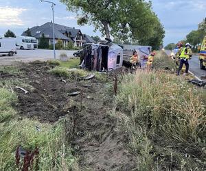 Pod Legionowem samochód osobowy zderzył się z ciężarówką. Cztery osoby ranne, w tym roczne dziecko