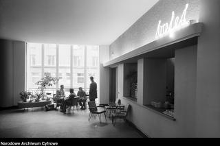 Kino Skarpa w Warszawie i jego piękne wnętrza. Budynek wyburzono 18 lat temu