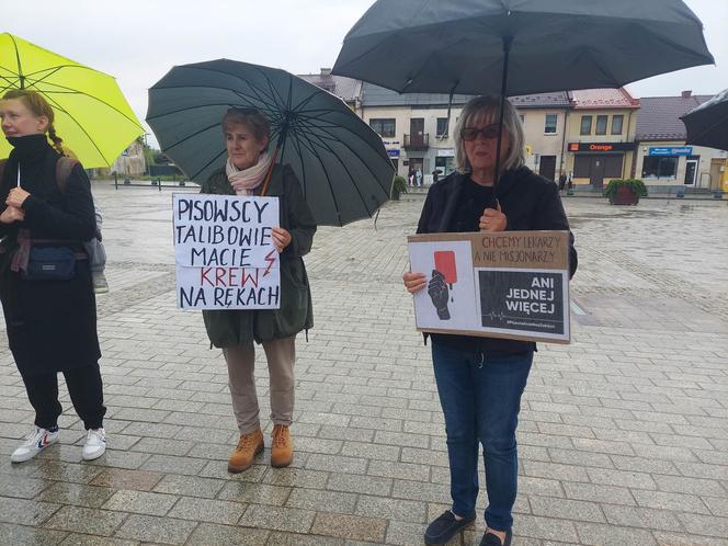 Protest pod hasłem "Ani jednej więcej" Starachowice 14.06.2023