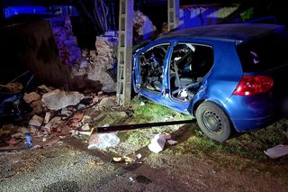 Śmiertelny wypadek w Stoszowicach. 34-latek zginął, pasażer trafił do szpitala!