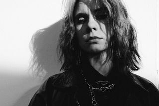 WRONA wreszcie zdejmuje zbroję w subtelnym singlu 7 MINUT 7 LAT