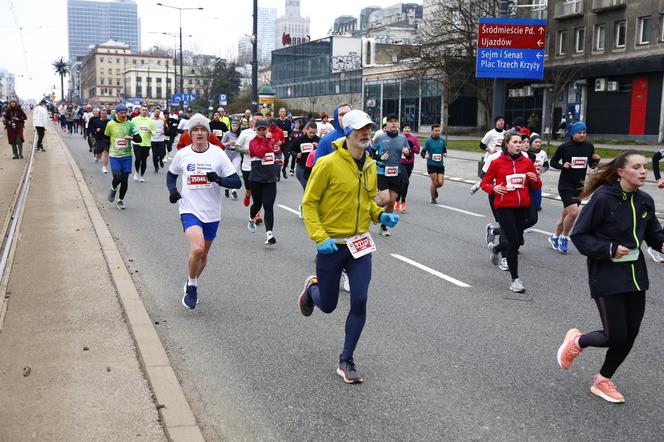 Bieg na Piątkę 2024, Warszawa - zdjęcia. Biegłeś? Szukaj się w galerii!