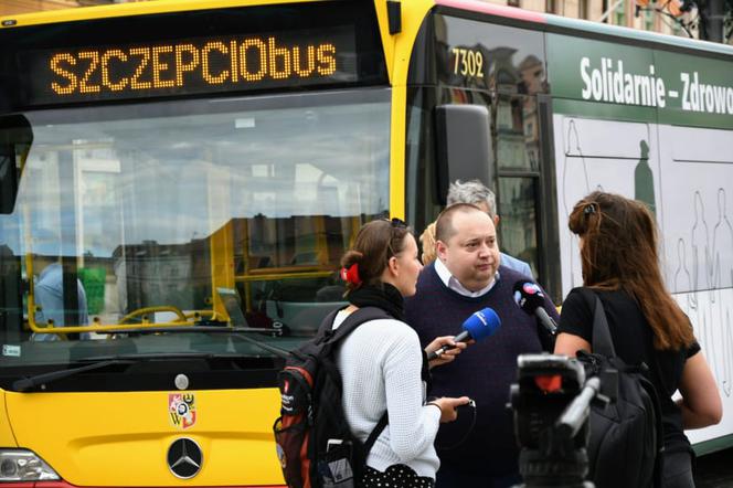 Szczepionkowy autobus kursuje po Wrocławiu