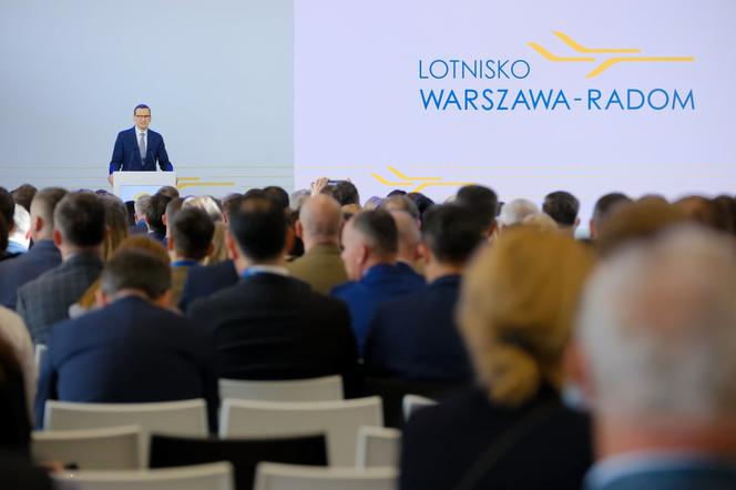 Uroczyste otwarcie lotniska w Radomiu z udziałem premiera