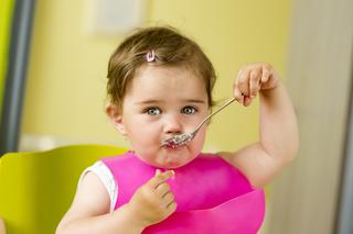 Śliniak dla niemowlaka: jak wybrać odpowiedni ślinak? [GALERIA]