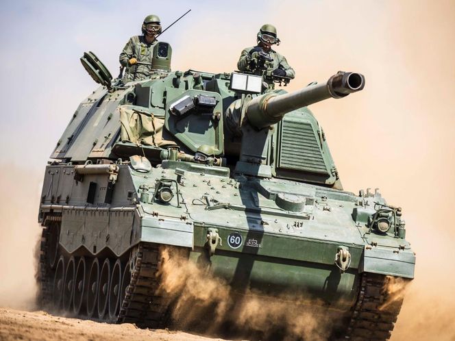 Panzerhaubitze 2000