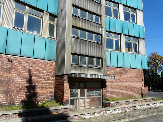 Opuszczony szpital w Zabrzu. Kiedyś świetna lecznica. Teraz odstraszająca ruina