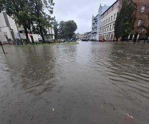 Kalisz/Ostrów. Intensywne opady deszczu. Strażacy otrzymują kolejne zgłoszenia