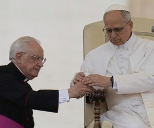 Znaczki z Papieżem.