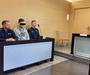 Makabra w Ostrowie. Rozłupał kamieniem czaszkę kurierowi. 