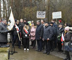 Rocznica bitwy pod Olszynką Grochowską. Mieszkańcy zorganizowali protest. „Nie odcinajcie nas od rezerwatu”