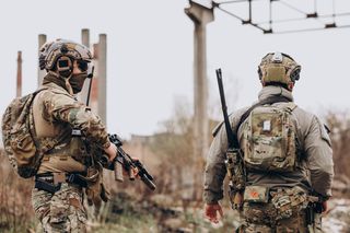 To Polacy kupują na wypadek kryzysu
