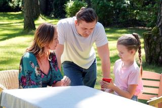 	Barwy szczęścia odc. 3078. Marysia (Nina Szumowska), Hubert (Marek Molak), Asia (Anna Gzyra)