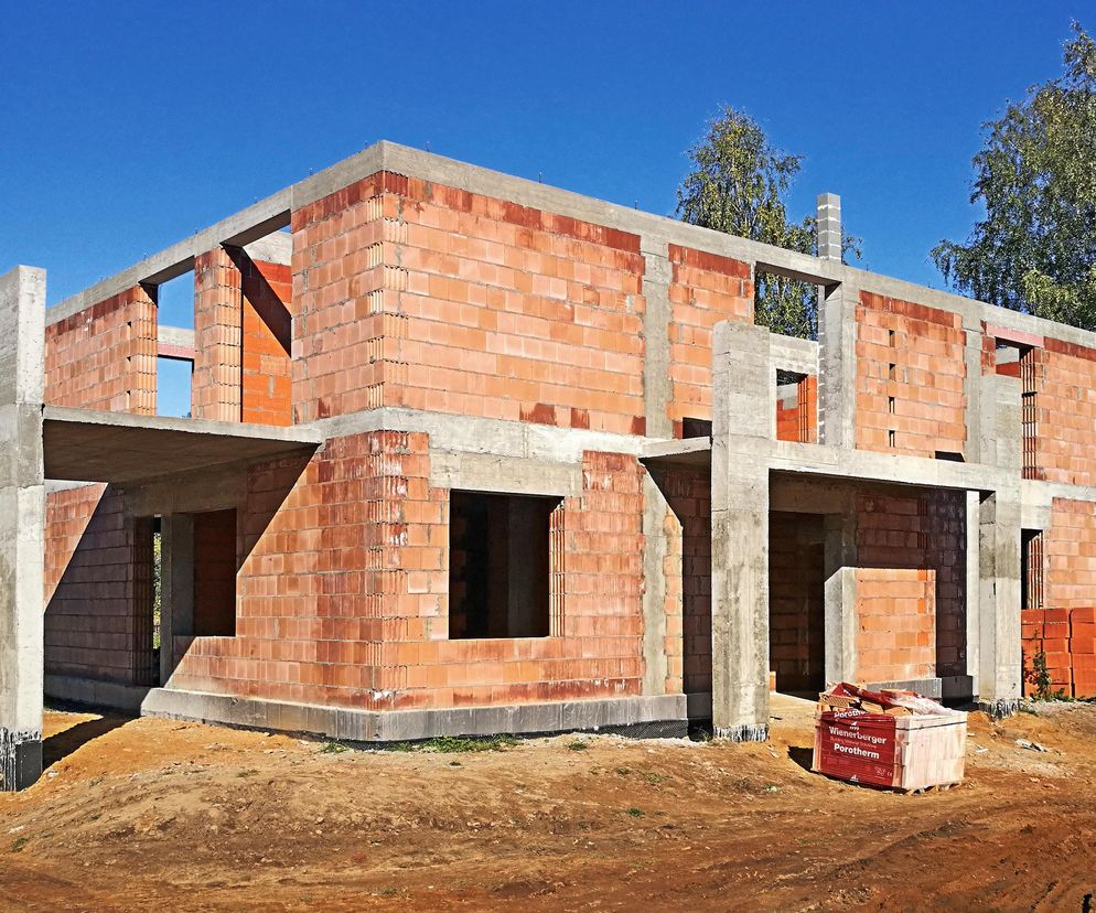 Budowa domu krok po kroku – od czego zacząć, formalności