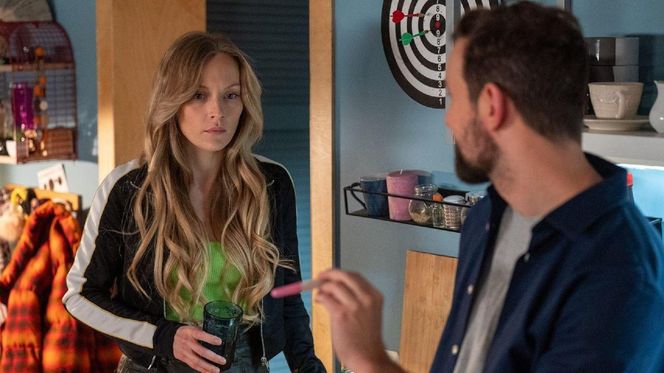 Barwy szczęścia. Renata nie chciała dziecka z Kodurem, a prywatnie Anna Mrozowska dopiero co została mamą! To dlatego zniknęła z serialu - ZDJĘCIA