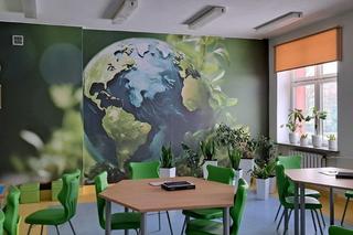 Nowoczesna Ekopracownia w SP 11 sprzyja nie tylko nauce przedmiotów przyrodniczych. W klasie są prowadzone także inne lekcje