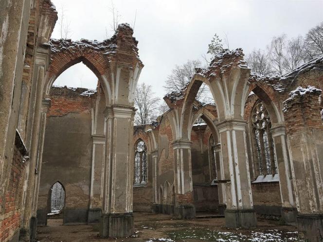 Tajemnicze ruiny kościoła św. Antoniego w Jałówce na Podlasiu [ZDJĘCIA]