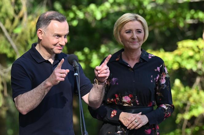 Prezydent Andrzej Duda i Pierwsza Dama sadzili drzewa w Suchedniowie