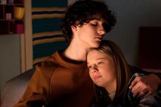 M jak miłość odc. 1804. Lenka (Olga Cybińska), jej chłopak Grzesiek (Borys Wiciński)